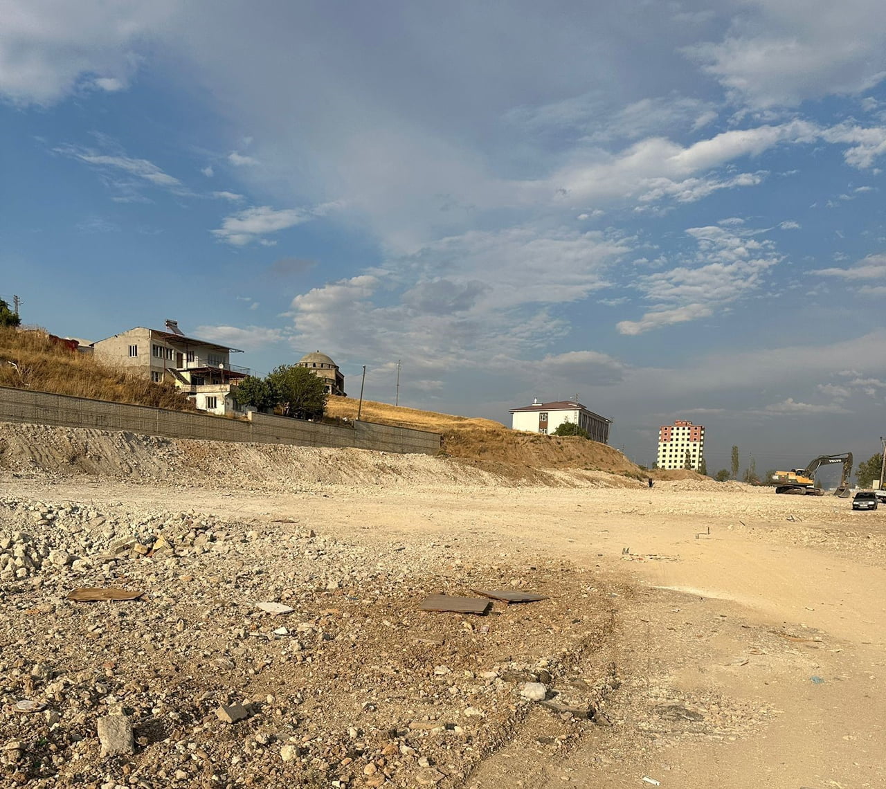 KAHRAMANMARAŞ'TA 6 ŞUBAT 2023 DEPREMLERİNDE YIKILAN VE 42 KİŞİNİN HAYATINI KAYBETTİĞİ BAD-I SABA...