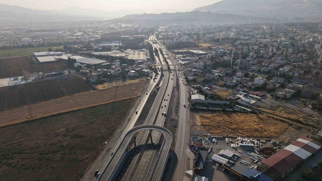KAHRAMANMARAŞ BÜYÜKŞEHİR BELEDİYESİ VE KARAYOLLARI GENEL MÜDÜRLÜĞÜ İŞ BİRLİĞİYLE 500 MİLYON TL...