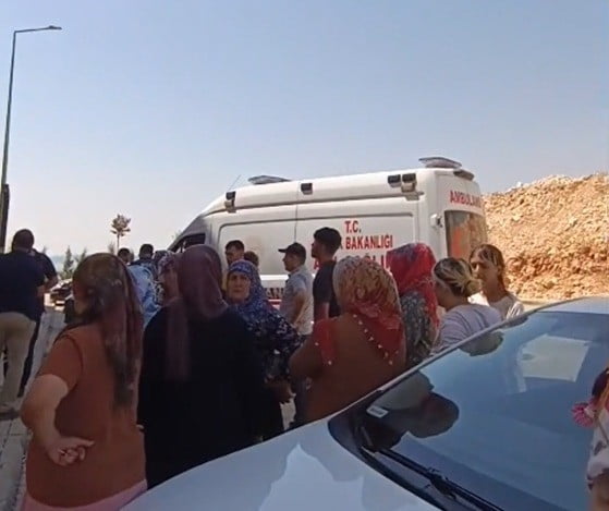 KAHRAMANMARAŞ’IN PAZARCIK İLÇESİNDE YAŞLI BİR KADIN, BALKONDAN DÜŞEREK HAYATINI KAYBETTİ.
