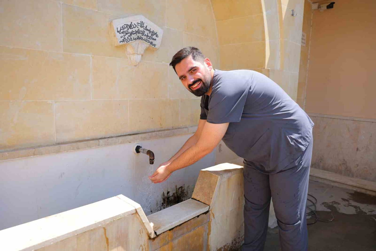 KAHRAMANMARAŞ’TA BULUNAN UYUZ PINARI, YÜZYILLARDIR DEVAM EDEN ŞİFA İNANIŞIYLA ZİYARETÇİLERİNİ...