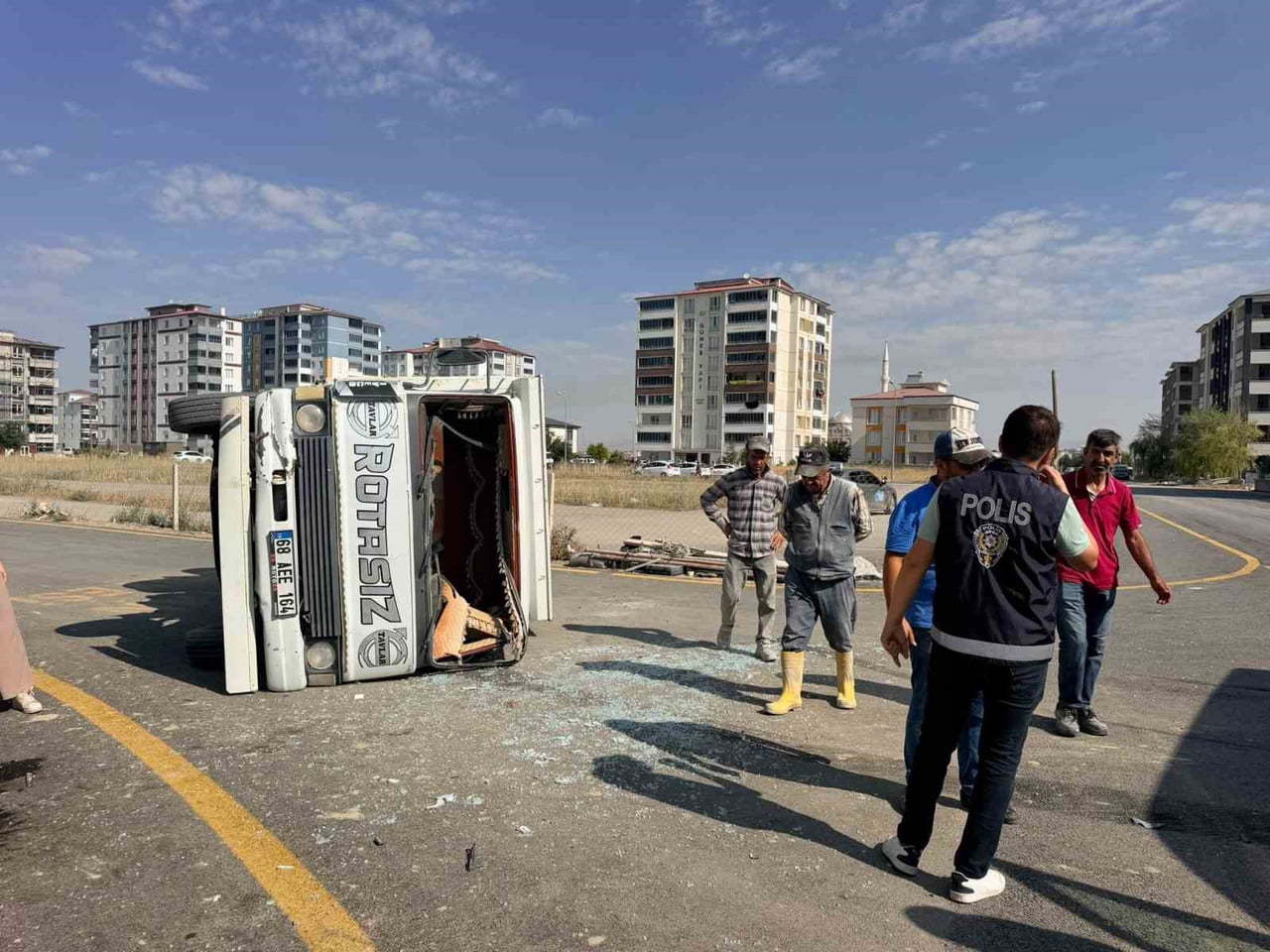 KAHRAMANMARAŞ’TA KAMYON İLE MİNİBÜSÜN ÇARPIŞMASI SONUCU MEYDANA GELEN TRAFİK KAZASINDA 2 KİŞİ...
