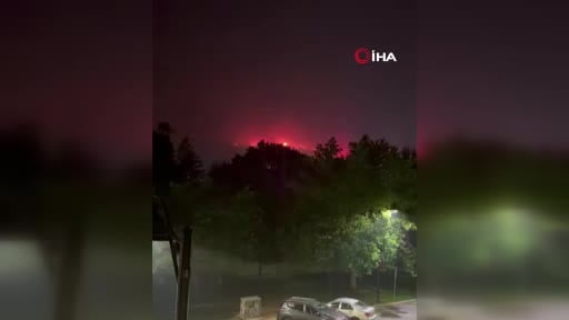 Kanada'nın British Columbia eyaletinde dün başlayan orman yangınının hızla büyümesi nedeniyle...