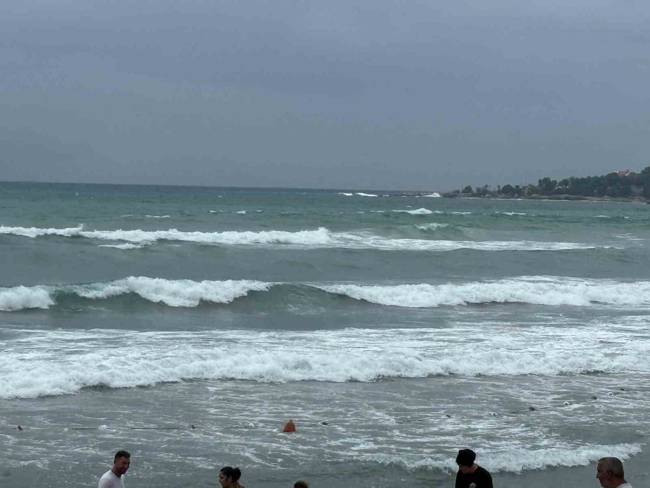 KANDIRA’DA OLUMSUZ HAVA VE DENİZ ŞARTLARI NEDENİYLE KOVANAĞZI, KUMCAĞIZ, KERPE VE MİÇO KADINLAR...