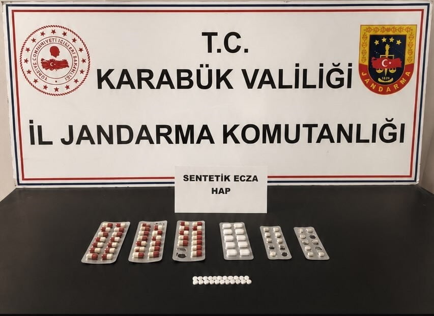 KARABÜK’TE JANDARMA EKİPLERİNCE DÜZENLENEN UYUŞTURUCU OPERASYONLARINDA ÇEŞİTLİ MİKTARLARDA...