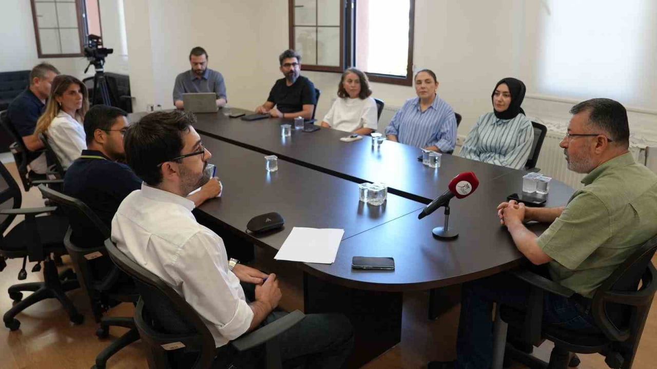 KARABÜK ÜNİVERSİTESİ (KBÜ) REKTÖRÜ VE SAFRANBOLU TÜRKER İNANOĞLU İLETİŞİM FAKÜLTESİ DEKANI PROF....