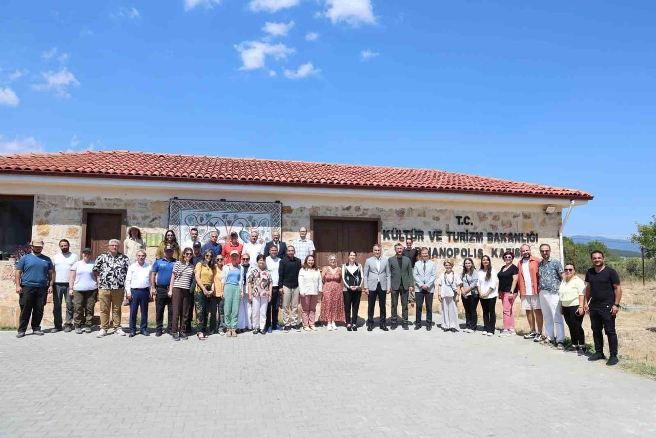 KARABÜK ÜNİVERSİTESİ (KBÜ) VE GRANADA ÜNİVERSİTESİ TARAFINDAN "ARKEO-TERAPİ: YAŞAYAN KÜLTÜREL...