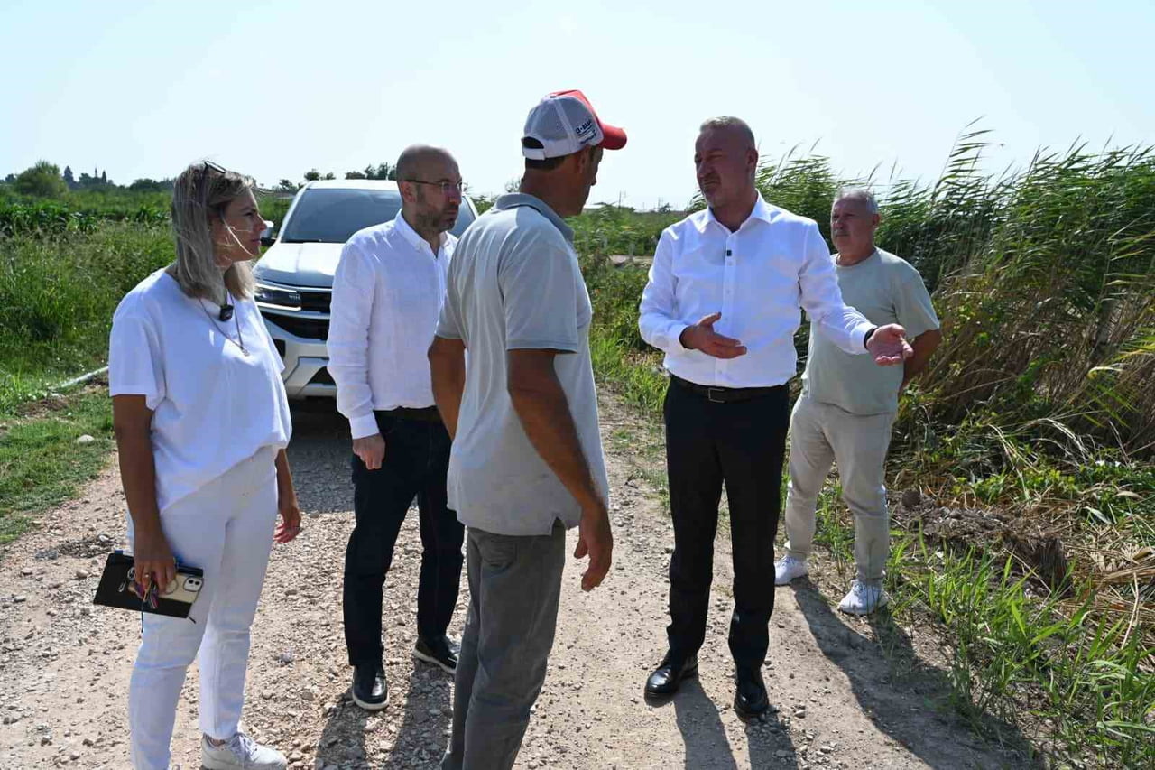 KARACABEY BELEDİYESİ, KIRSAL MAHALLELERDE ULAŞIM ALTYAPISINI GÜÇLENDİRMEK VE TARIMSAL ÜRETİM YAPAN...