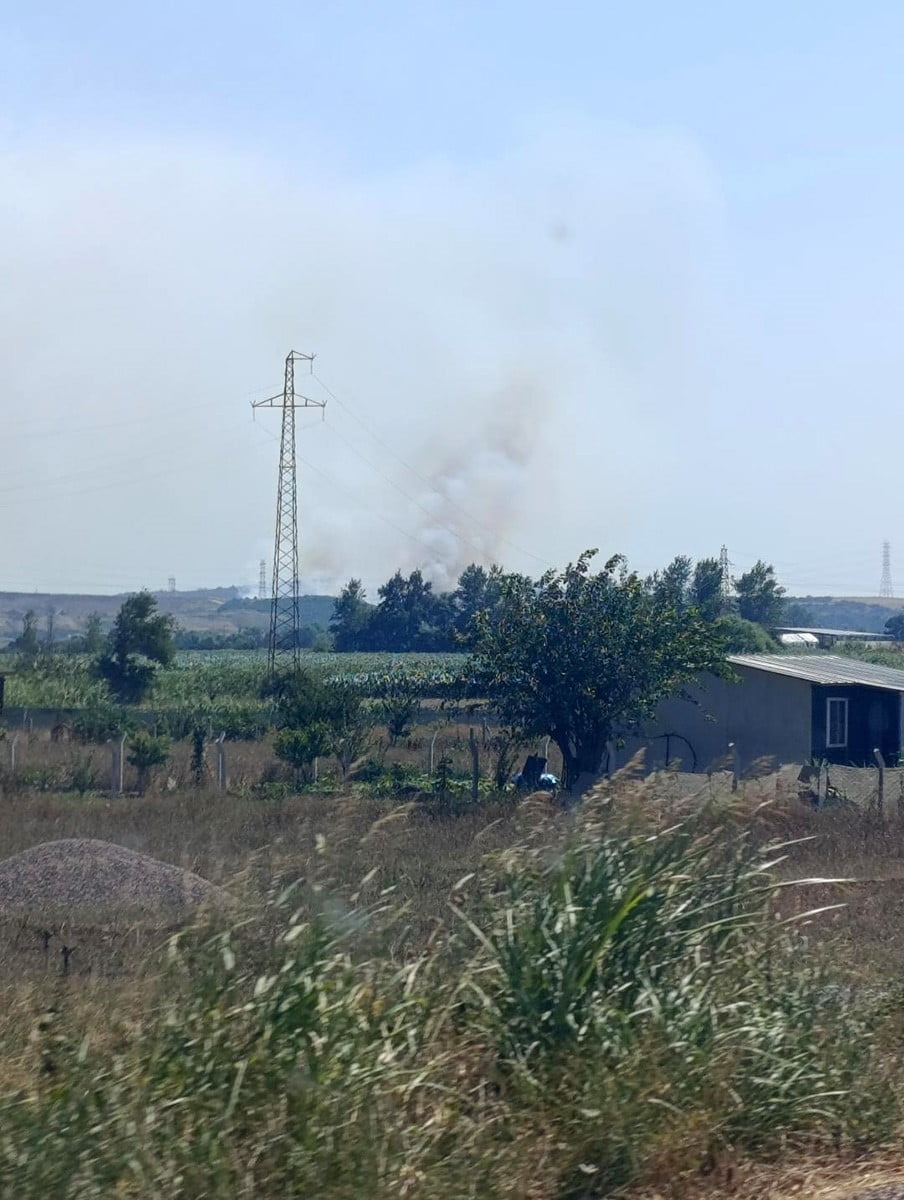 KARACABEY İLÇESİ HAYIRLAR MAHALLESİ’NDE MAKİLİK ALANDA ORMAN YANGINI ÇIKTI