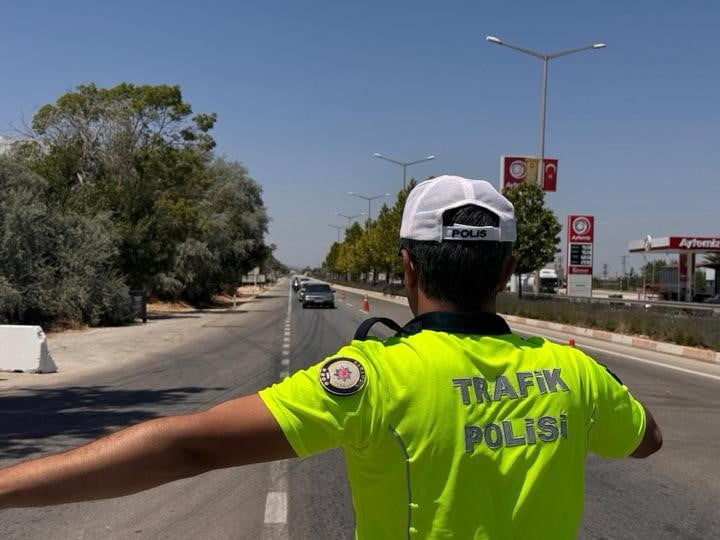 KARAMAN'DA POLİS EKİPLERİNCE SON BİR HAFTADA DENETİMLER GERÇEKLEŞTİRİLDİ