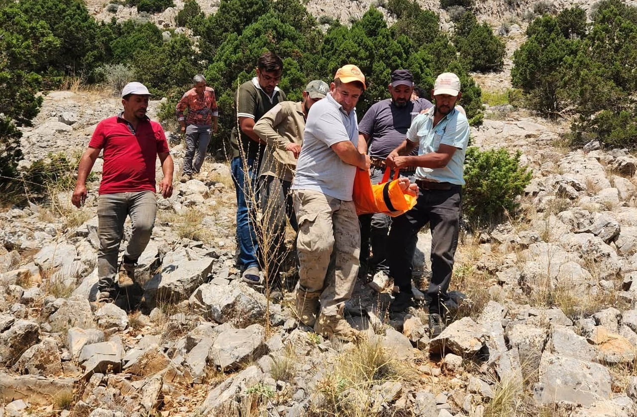 KARAMAN’DA BİR AVCI YABAN DOMUZU SÜREK AVINDA KAYALIKLARDAN DÜŞEREK YARALANDI.