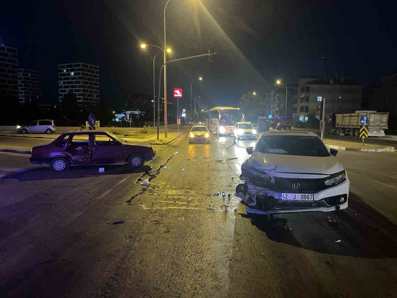 KARAMAN’DA İKİ OTOMOBİLİN ÇARPIŞMASI SONUCU MEYDANA GELEN TRAFİK KAZASINDA 2 KİŞİ...