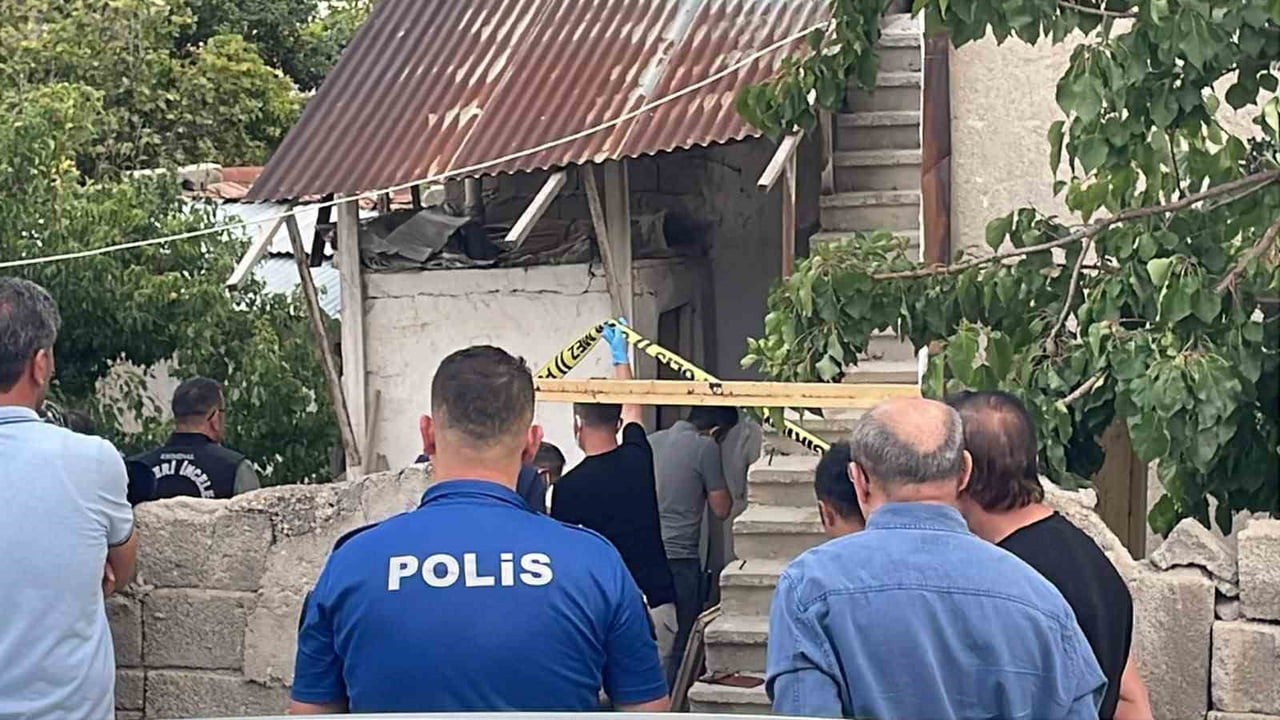 KARAMAN’DA YALNIZ YAŞAYAN 60 YAŞINDAKİ ADAM EVİNDE ÖLÜ BULUNDU.