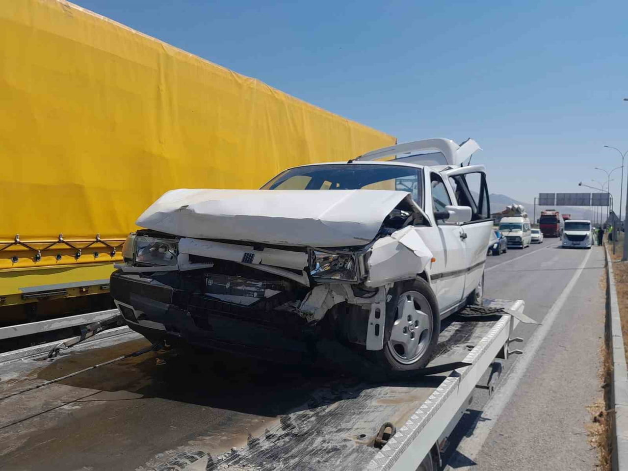 KARAPINAR İLÇESİNDE MEYDANA GELEN ZİNCİRLEME TRAFİK KAZASINDA 9 KİŞİ YARALANDI.