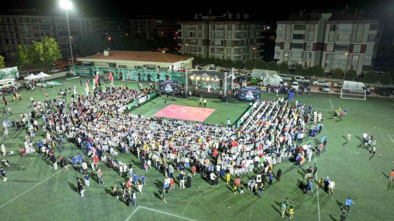 KARATAY YAZ SPOR OKULLARI'NIN 2026 DÖNEMİ, DÜZENLENEN KAPANIŞ PROGRAMIYLA SONA ERDİ.