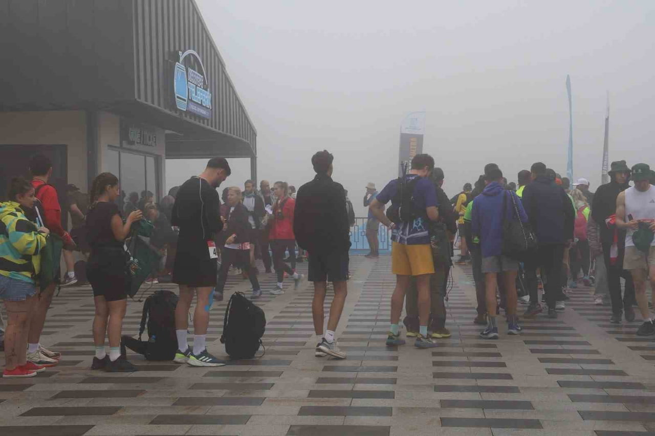 KARTEPE’NİN EŞSİZ DOĞASINDA DÜZENLENEN ULTRA TRAİL HEYECANINA KATILAN 905 SPORCU VE ZİYARETÇİLERİN...
