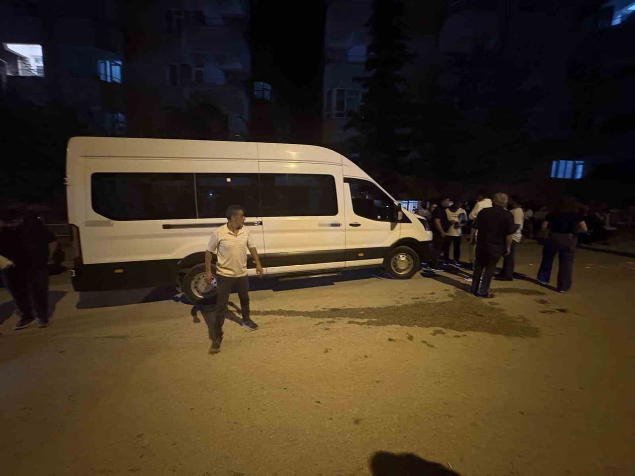 KASTAMONU’NUN TOSYA İLÇESİNDE MİNİBÜSÜN ALTINA KAÇAR SİS BOMBASINI ALMAK İSTEYEN KÜÇÜK YAŞTAKİ...