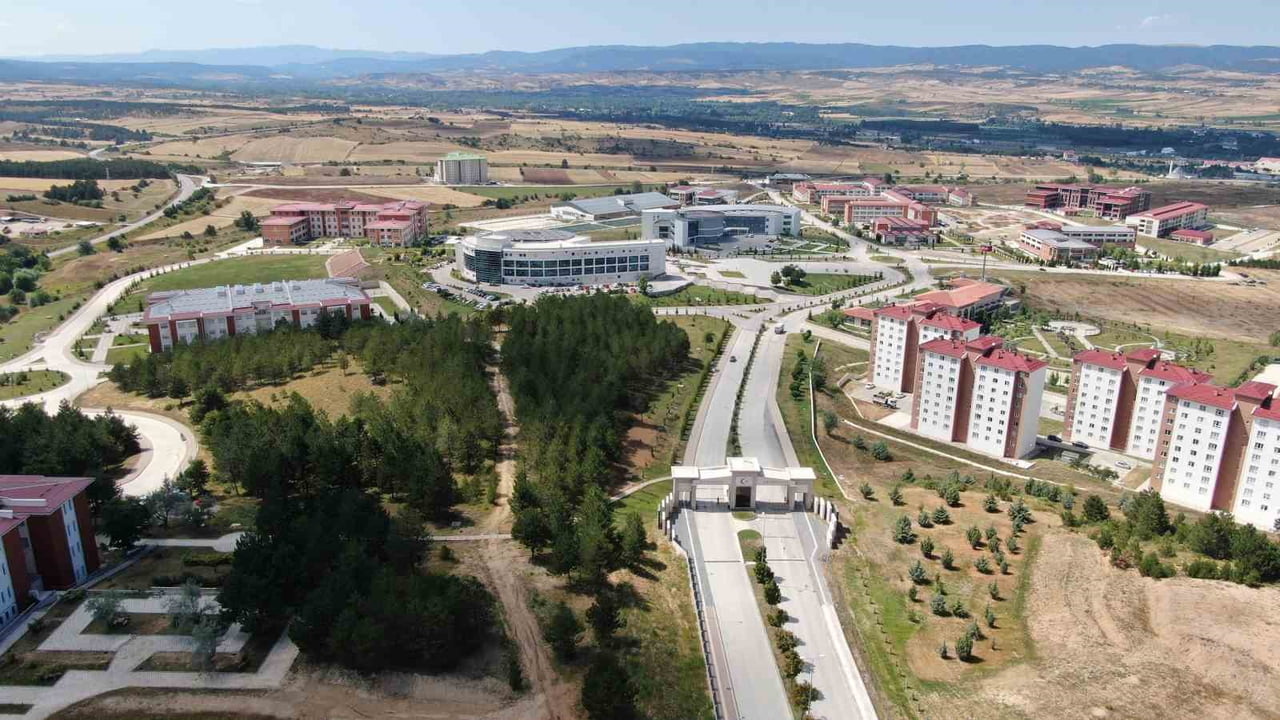 KASTAMONU ÜNİVERSİTESİ, YKS YERLEŞTİRME SONUÇLARINA GÖRE 99,76 TOPLAM DOLULUK ORANIYLA EN ÇOK...