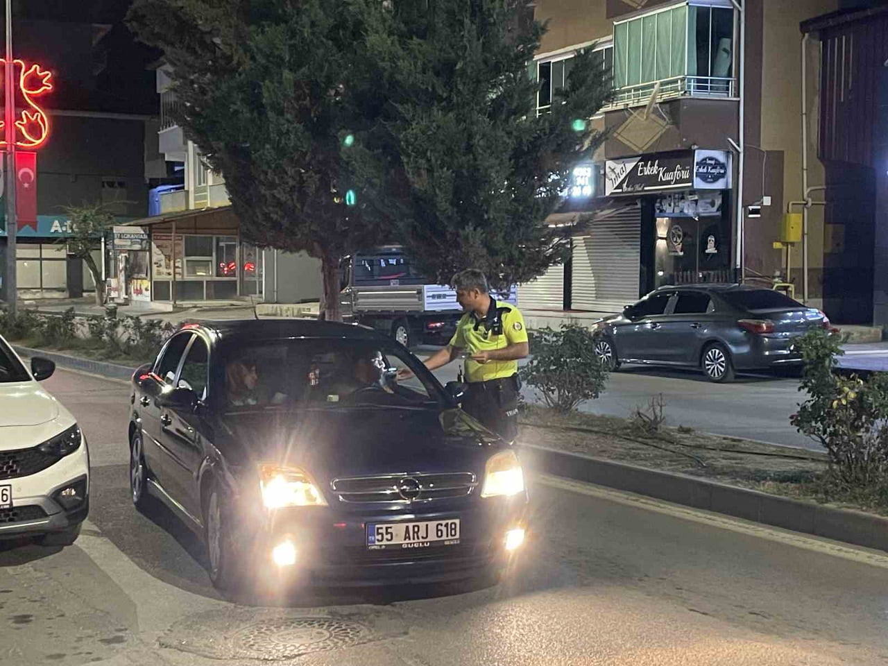 KAVAK’TA TRAFİK VE ASAYİŞ DENETİMLERİ SÜRÜYOR