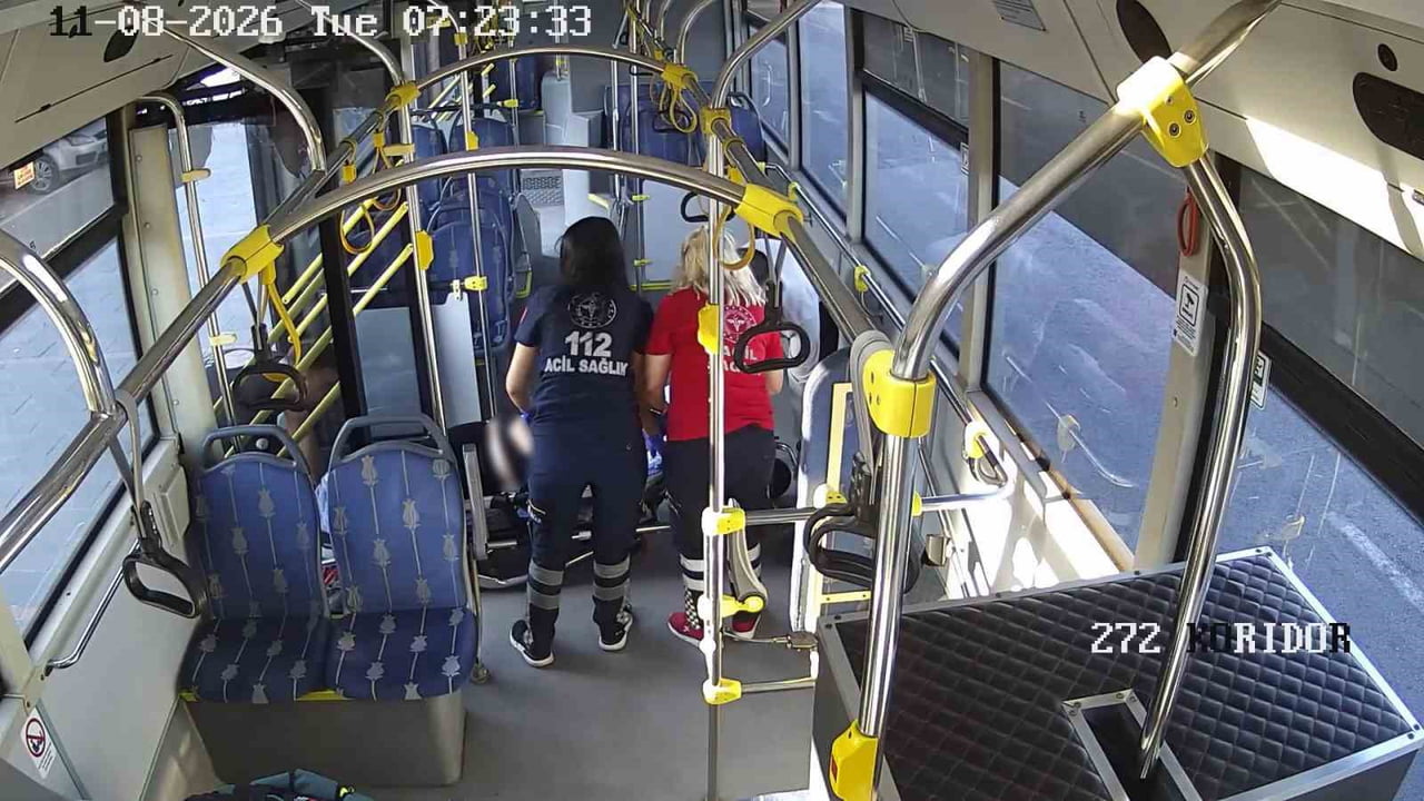KAYSERİ'DE ÖZEL HALK OTOBÜSÜNDE SEYAHAT EDERKEN FENALAŞAN BİR YOLCU, OTOBÜS ŞOFÖRÜNÜN GÜZERGAH...