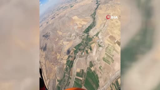 Kayseri'den Kahramanmaraş'ın Ekinözü ilçesine uçan yamaç paraşütü mesafe pilotu o anları...