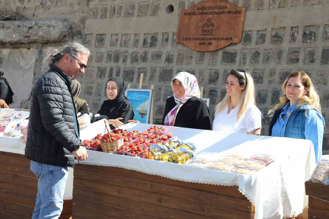 KAYSERİ'NİN DEVELİ İLÇESİNDE FAALİYET GÖSTEREN ÖKSÜT MADENCİLİK'İN MERA VE SU ALTYAPISI...