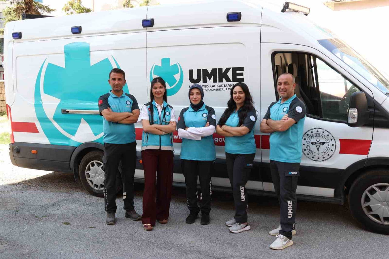KAYSERİ 11. BÖLGE ULUSAL MEDİKAL KURTARMA EKİBİ (UMKE) PERSONELLERİ; AFET VE ACİL DURUMLARA...