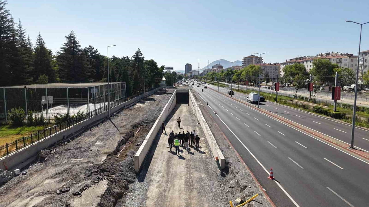 KAYSERİ BÜYÜKŞEHİR BELEDİYE BAŞKANI DR. MEMDUH BÜYÜKKILIÇ; SON BİR AYDA ULAŞIM ALANINDA HAYATA...