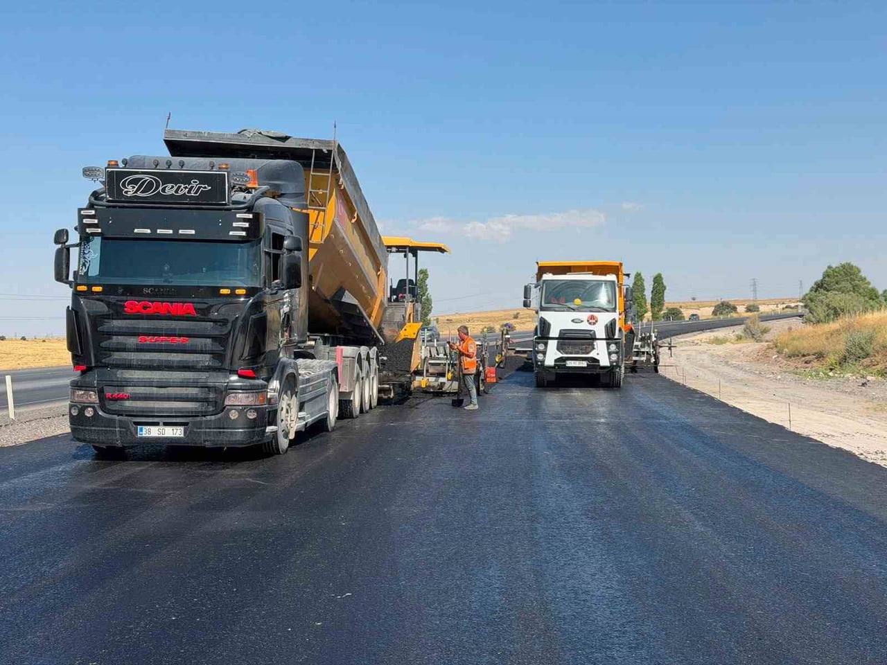 KAYSERİ-MALATYA KARA YOLU ÜZERİNDE YAPIMI SÜREN TOMARZA KAVŞAĞI PROJESİ’NDE ÇALIŞMALAR ARALIKSIZ...