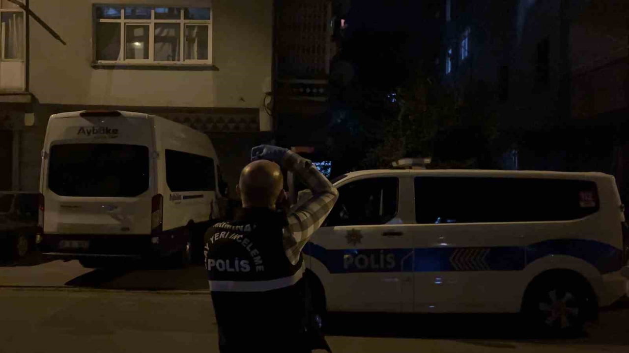 KAYSERİ’NİN MELİKGAZİ İLÇESİNDE 44 YAŞINDAKİ ADAM EVİNİN MUTFAĞINDA ÖLÜ BULUNDU.