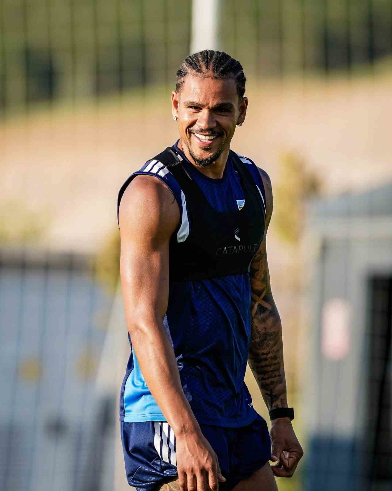 KAYSERİSPOR, GOLCÜ OYUNCUSU GERMAN ONUGKHA İLE YOLLARI AYIRDI.