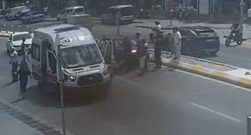 KAZA ANI GÜVENLİK KAMERASINA YANSIDI