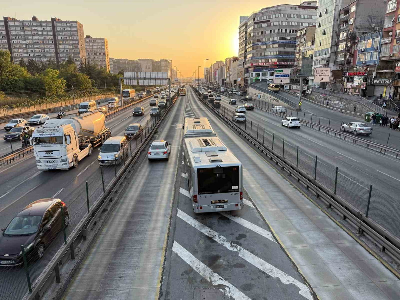 KAZA YAPAN METROBÜS