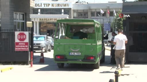 Kazada hayatını kaybeden polis memurunun cenazesi ailesi tarafından Adli Tıp Kurumu’ndan...