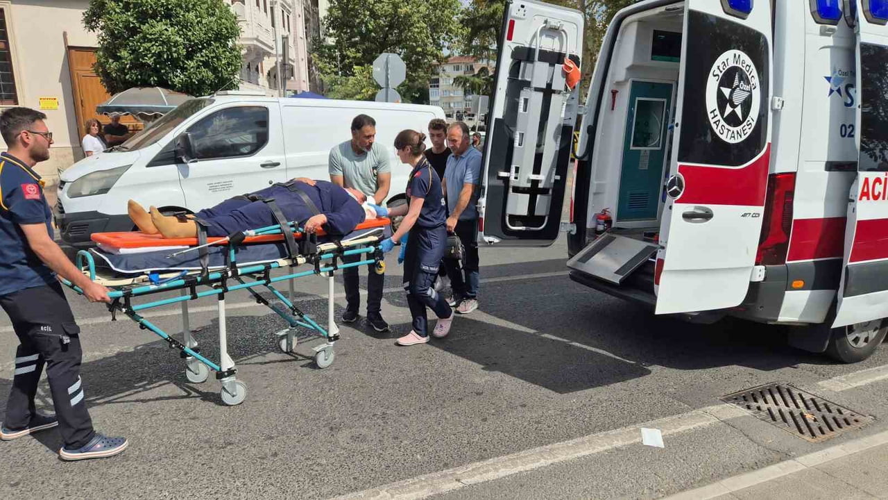 KAZANIN MEYDANA GELDİĞİ BÖLGEDE YAYA GEÇİDİ BULUNMADIĞI GÖRÜLÜRKEN, KAZANIN ARDINDAN SÜRÜCÜ A.K....