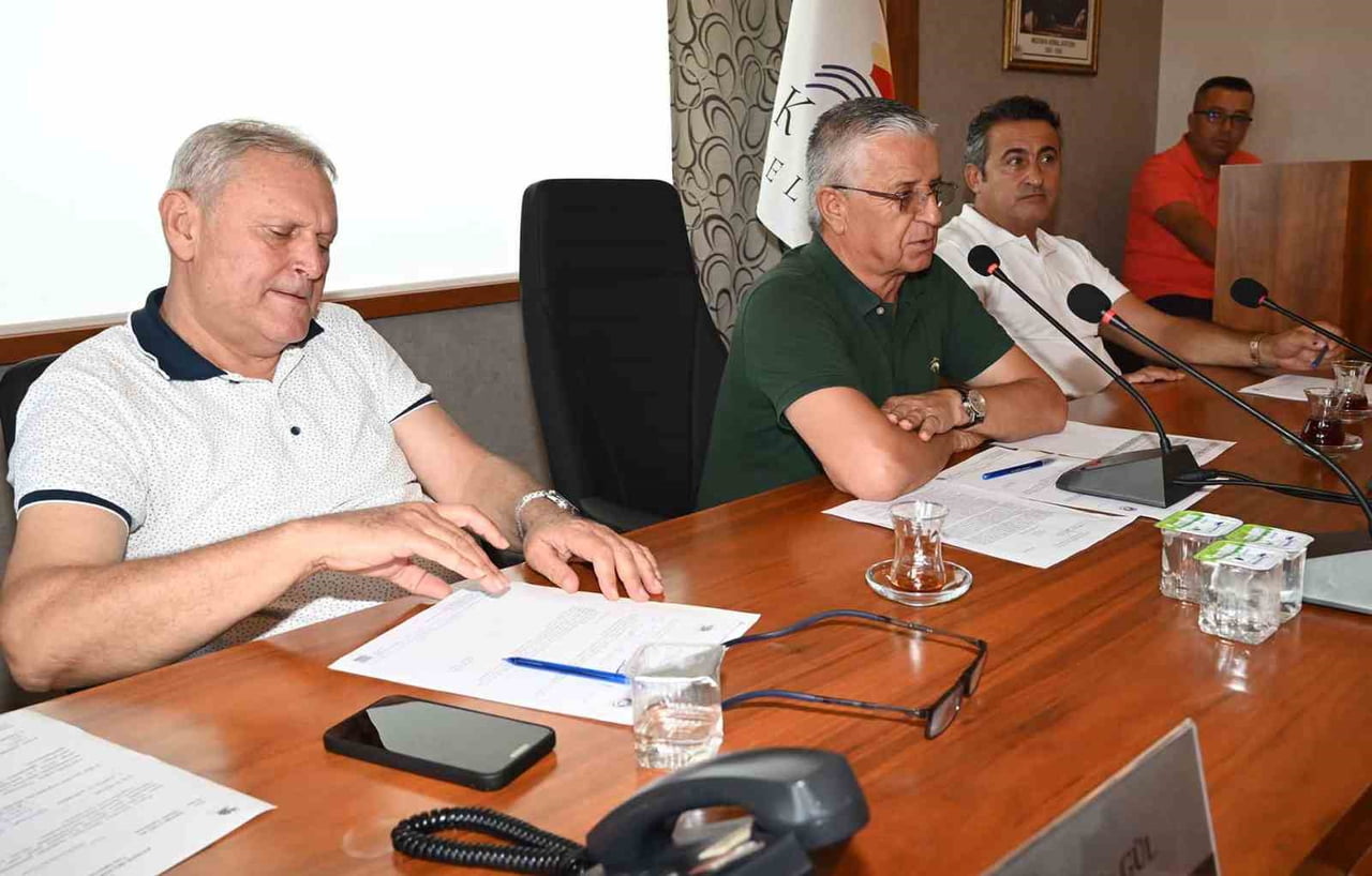 KEMER BELEDİYESİ AĞUSTOS AYI MECLİS TOPLANTISINDA VETERİNER HİZMETLERİ İÇİN YENİ ARAÇ ALIMI KABUL...