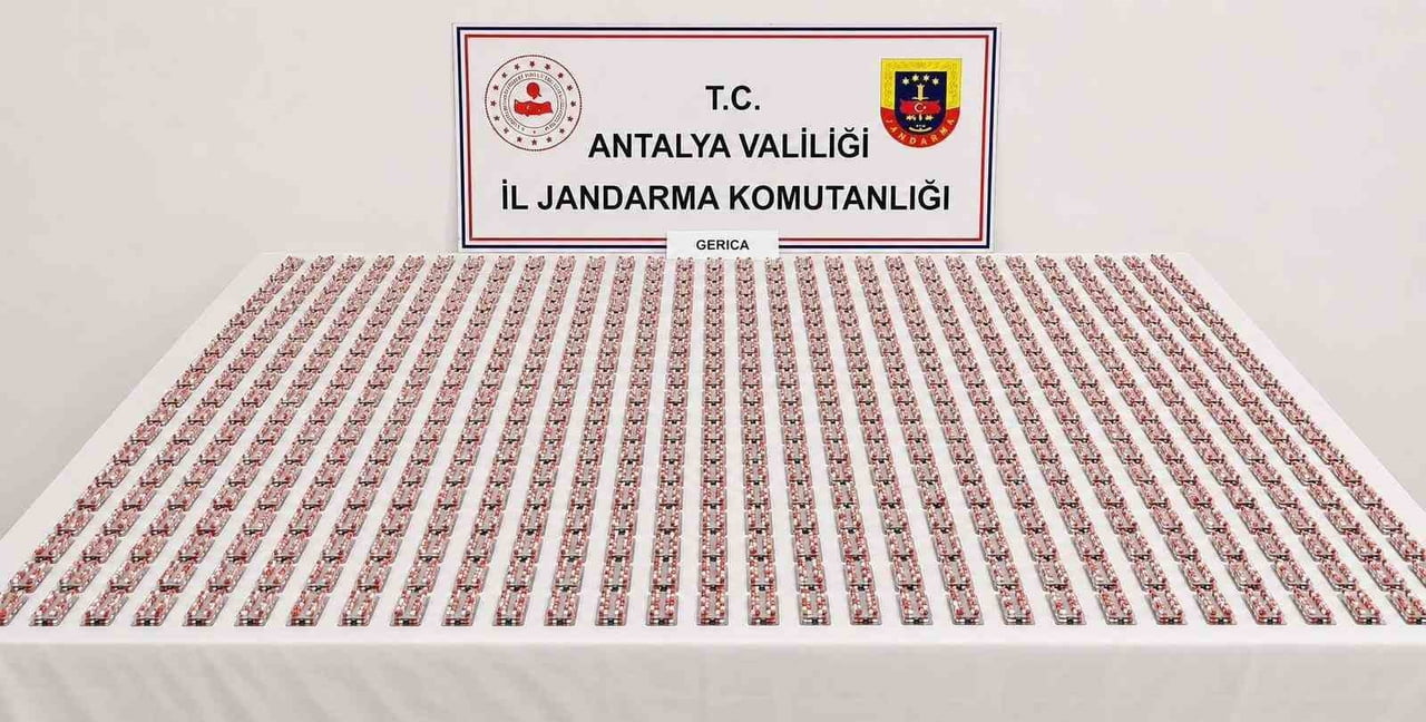 KEMER İLÇESİNDE YAKLAŞIK 3 BİN 500 ADET UYUŞTURUCU HAP ELE GEÇİRİLDİ