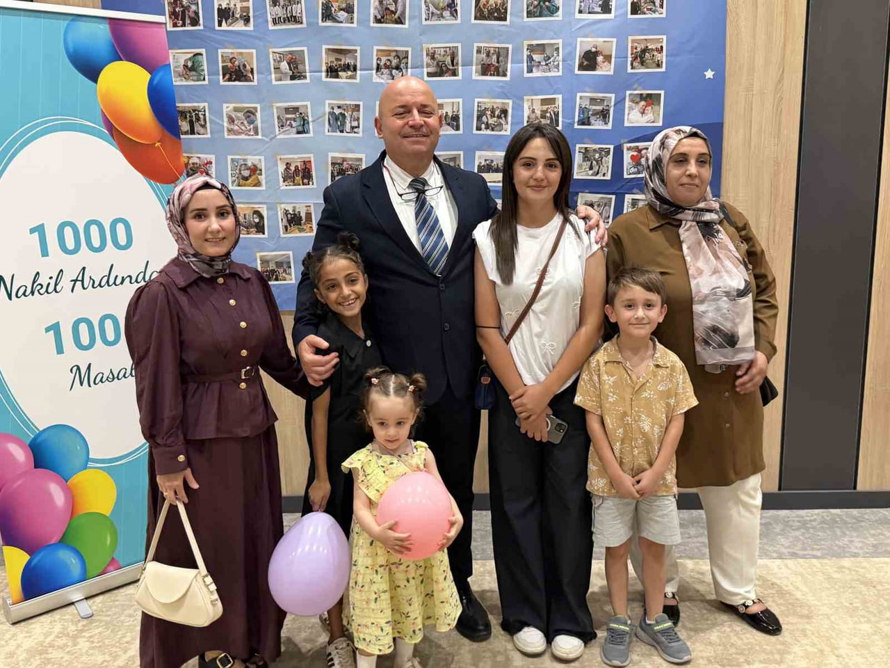 KEMİK İLİĞİ NAKLİ OLAN ÇOCUKLARIN AİLELERİYLE BİRLİKTE HEKİMLERİ İLE BULUŞTUĞU “1000 NAKLİN...