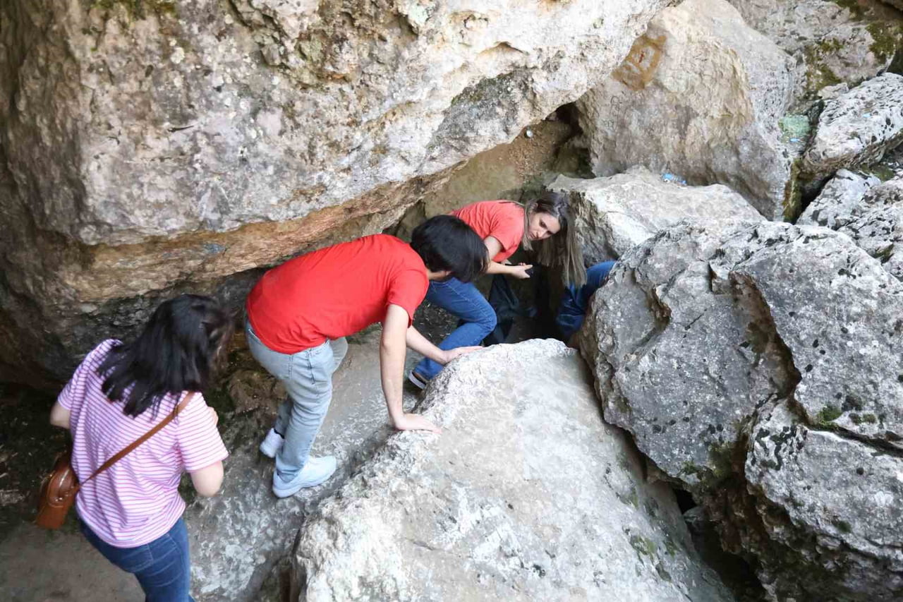 KENTTE HAVA SICAKLIĞININ 40 DERECELERİ BULMASIYLA BİRLİKTE BUZLUK MAĞARASI, YERLİ VE YABANCI...