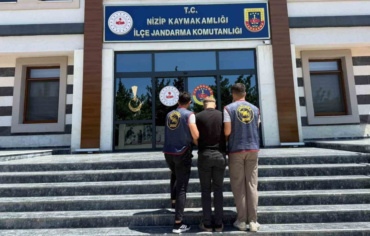 KESİNLEŞMİŞ 10 YIL CEZAYLA ARANAN 2 ŞAHIS YAKALANDI