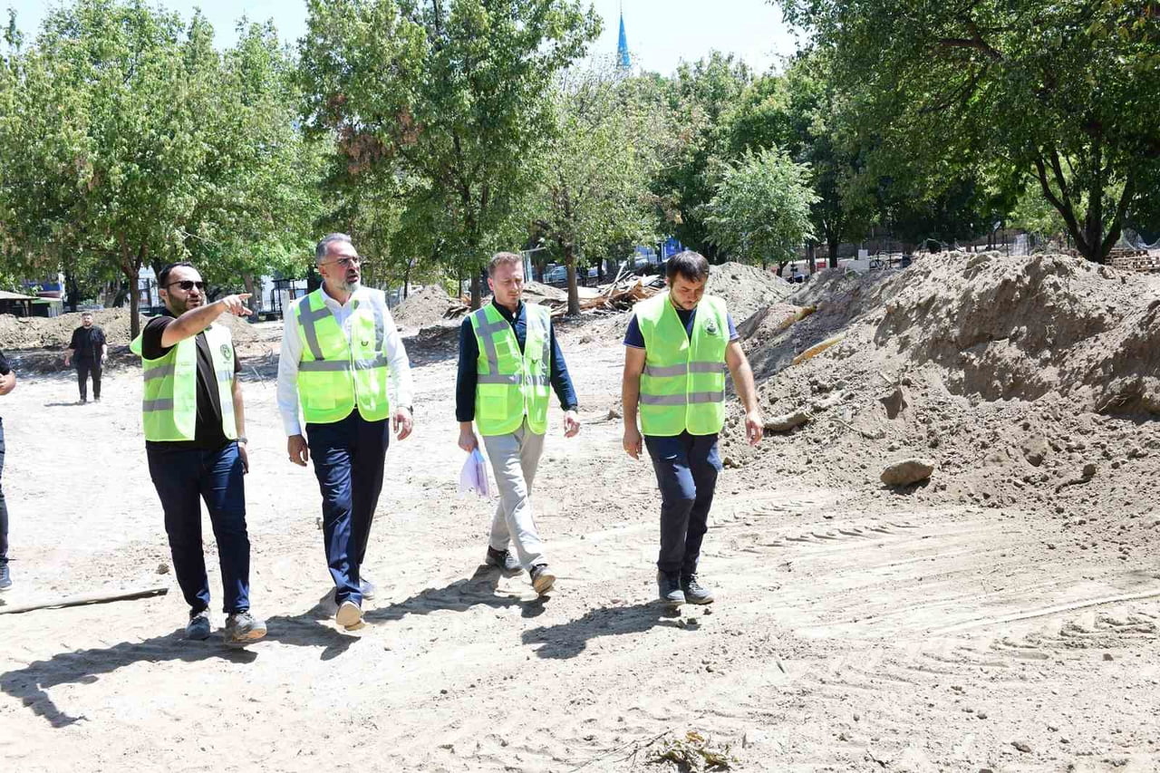 KESTEL BELEDİYESİ, İLÇENİN SOSYAL YAŞAM ALANLARINI DAHA MODERN, GÜVENLİ VE KULLANIŞLI HÂLE...