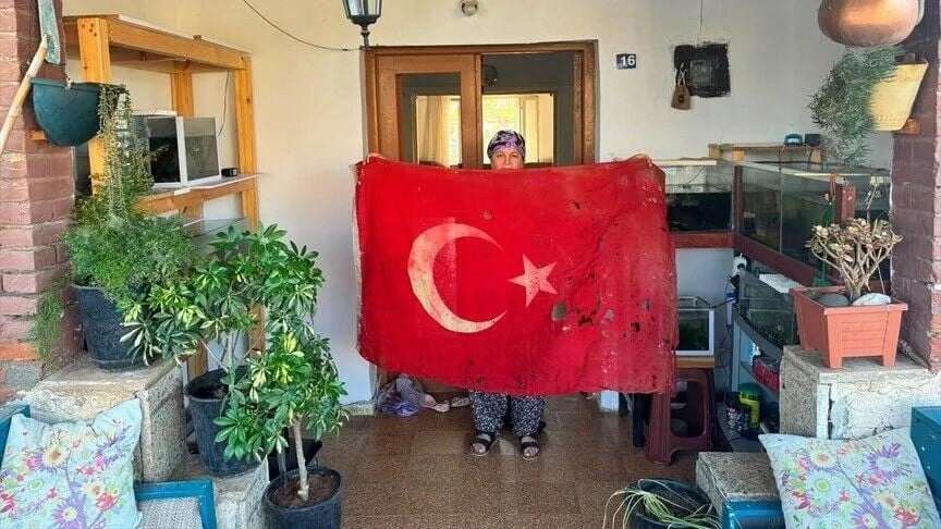 KIBRIS BARIŞ HAREKATI’NIN İZLERİNİ TAŞIYAN TÜRK BAYRAĞI KORUMA VE RESTORASYON SÜRECİNE...