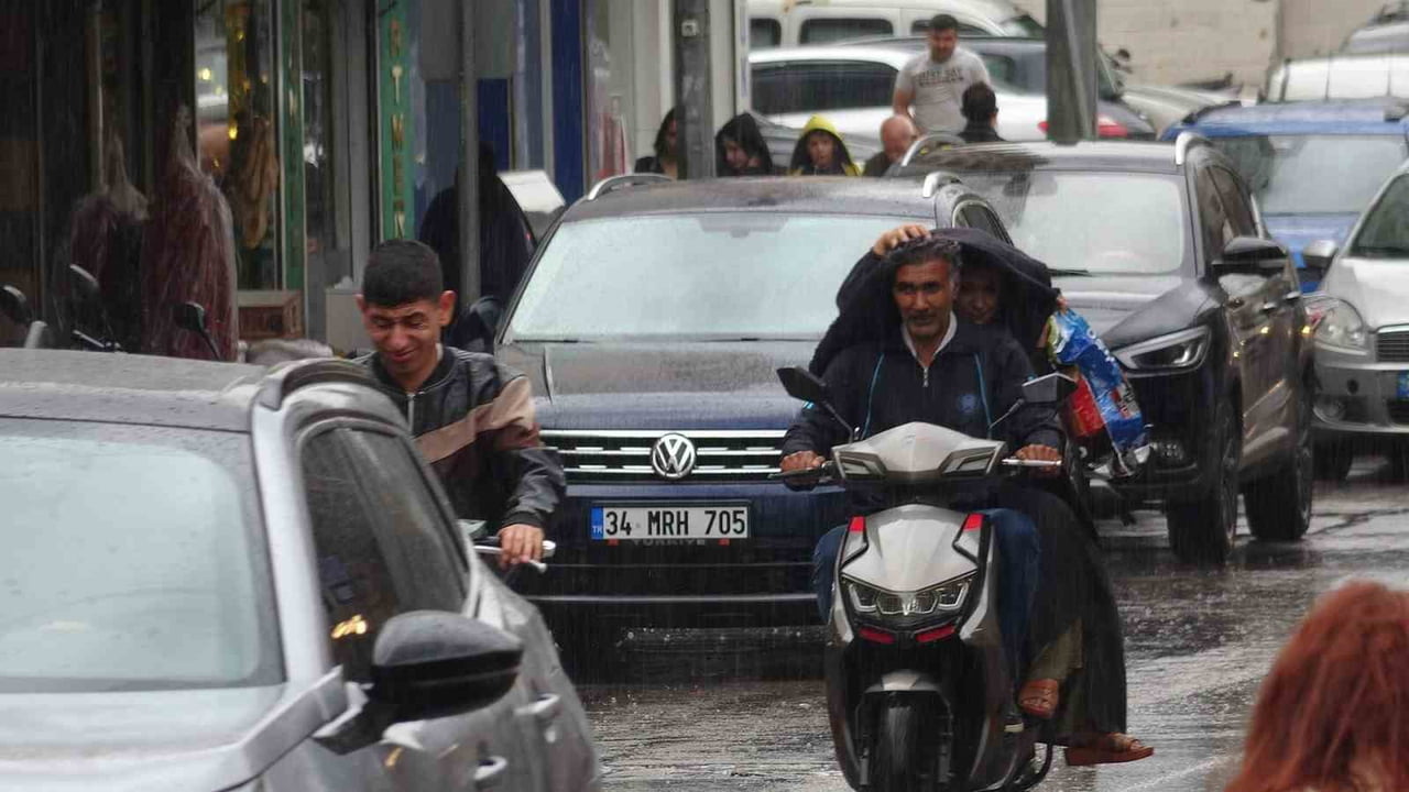 KİLİS’TE YAĞIŞ ETKİLİ OLDU