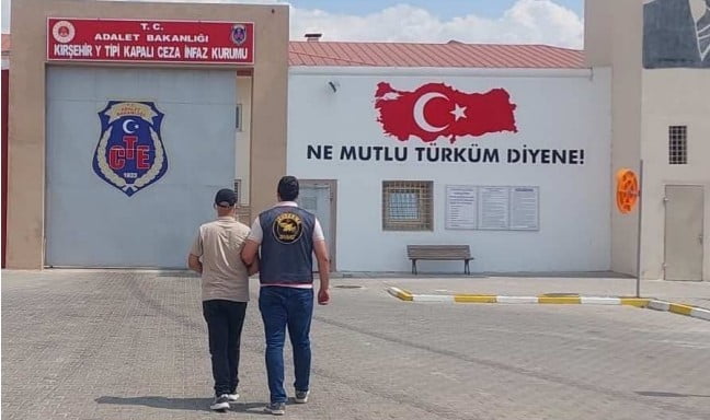 KIRŞEHİR'DE, JASAT TARAFINDAN ARANAN VE HAKKINDA 10 YIL KESİNLEŞMİŞ HAPİS CEZASI OLAN KİŞİ...