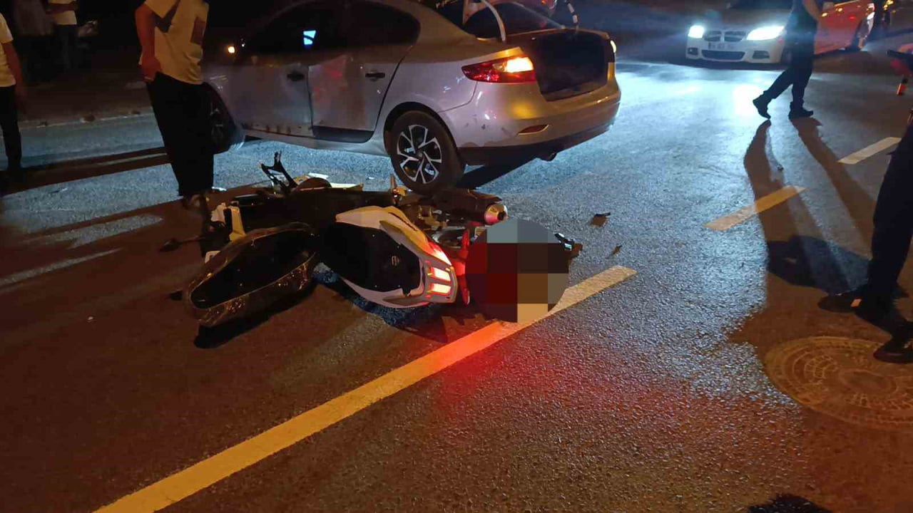 KIRŞEHİR'DE TERS YÖNE GİREN MOTOSİKLET OTOMOBİLE ÇARPTI. KAZADA MOTOSİKLET SÜRÜCÜSÜ...