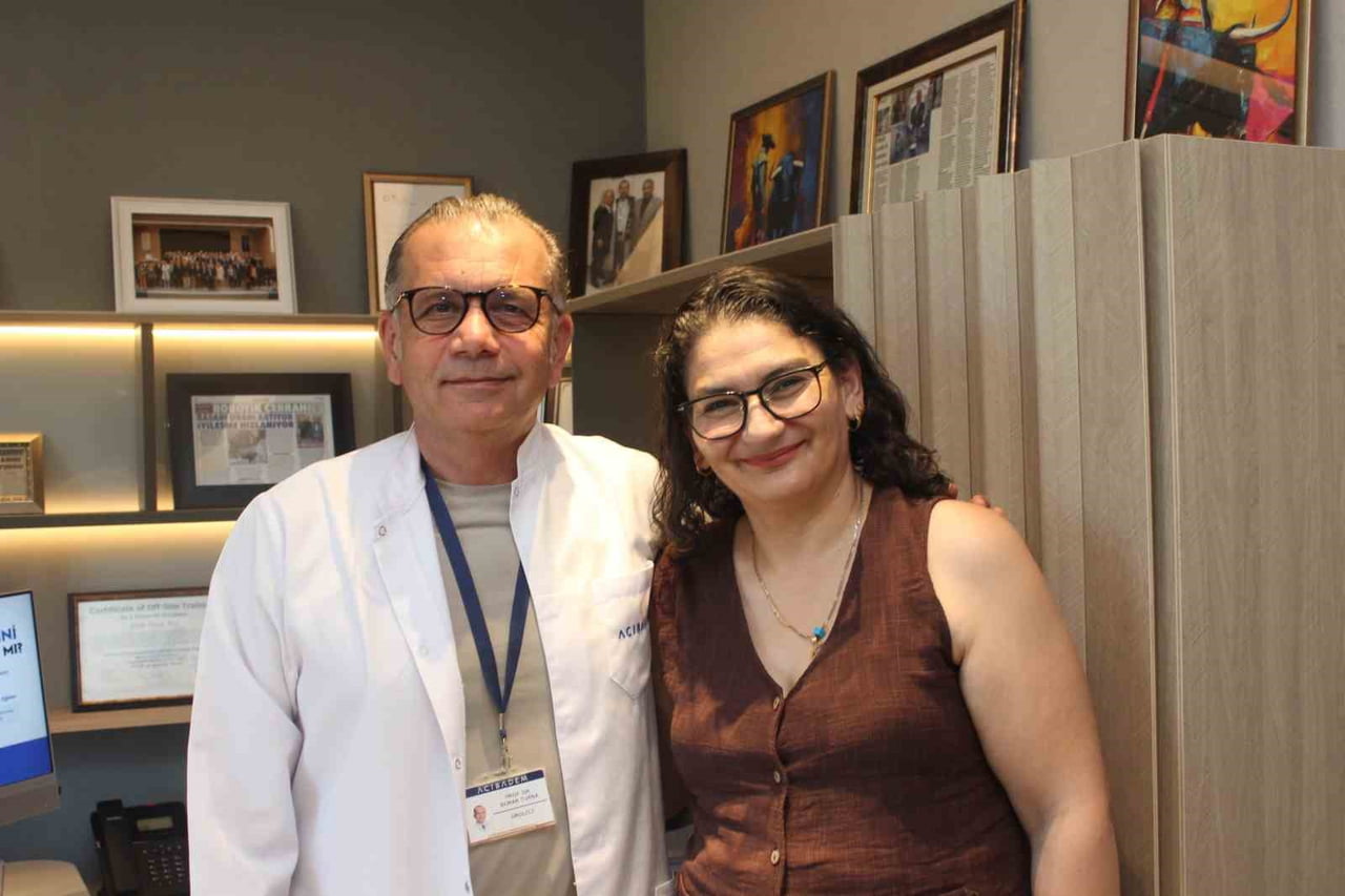 KKTC'Lİ ÖĞRETMEN NEVRUZ LATİF AKPINAR, DOKTORU PROF. DR. BURAK TURNA'YA TEŞEKKÜR ETTİ.