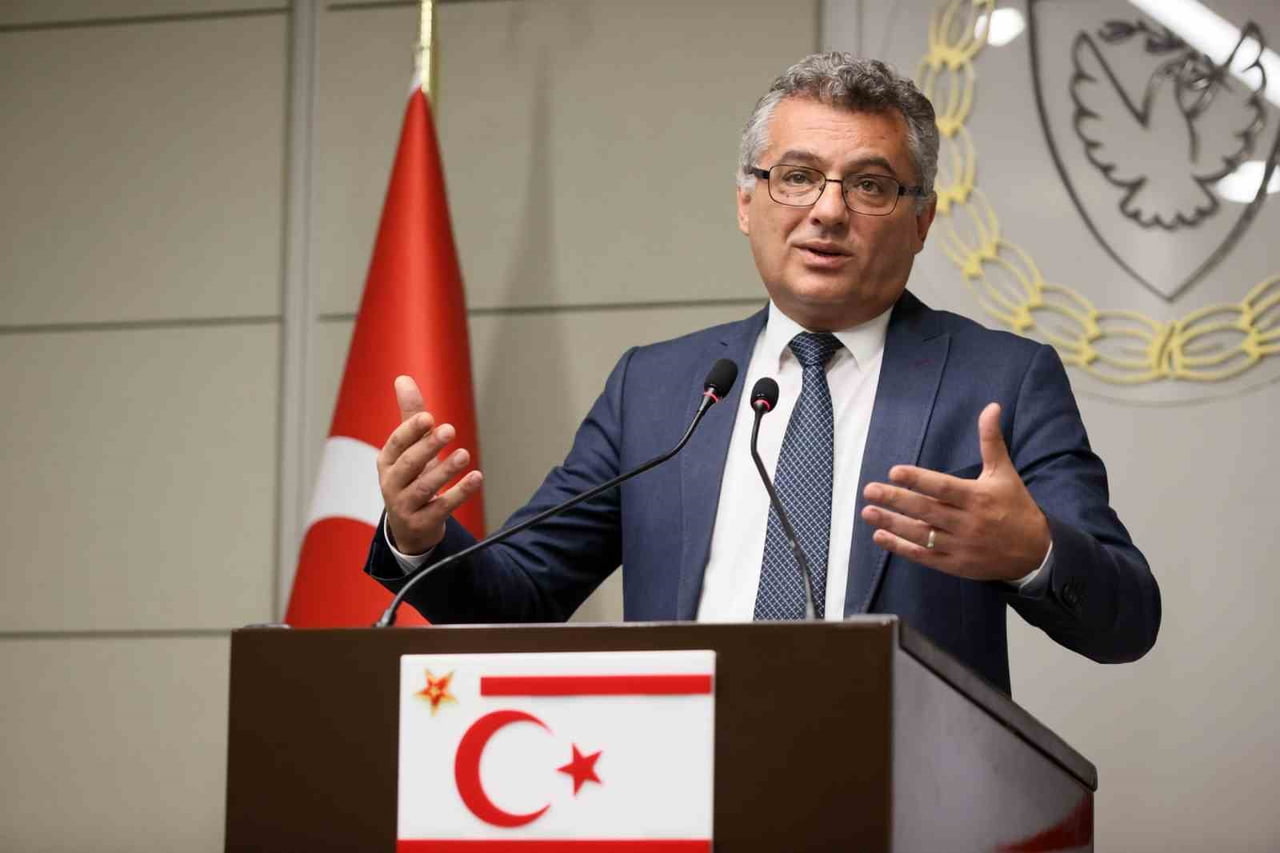 KKTC CUMHURBAŞKANI TUFAN ERHÜRMAN, GKRY LİDERİ NİKOS HRİSTODULİDİS İLE BAŞKENT LEFKOŞA'DAKİ ARA...