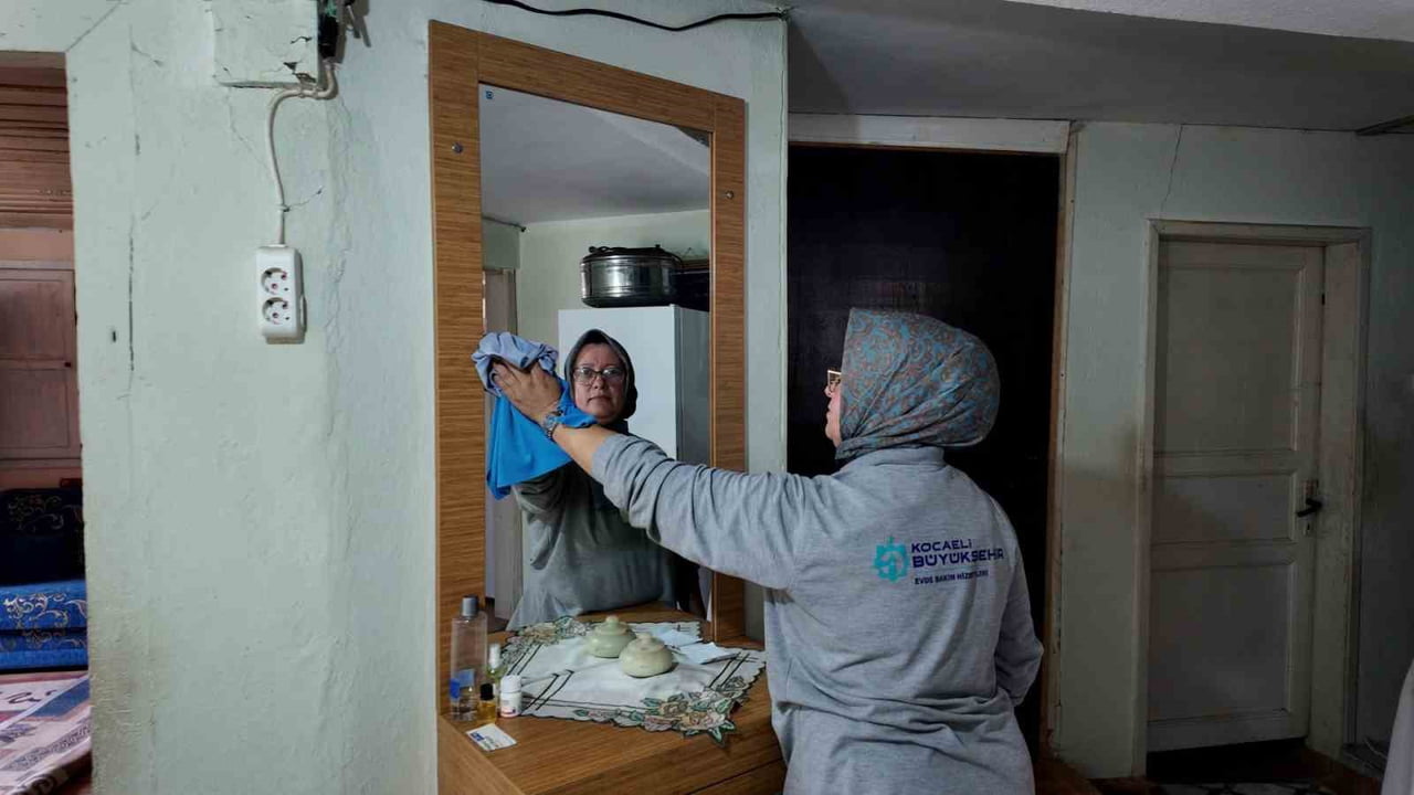 KOCAELİ BÜYÜKŞEHİR BELEDİYESİ, 2026’NIN İLK 6 AYINDA EVDE BAKIM HİZMETLERİYLE 5 BİN 541 VATANDAŞA...