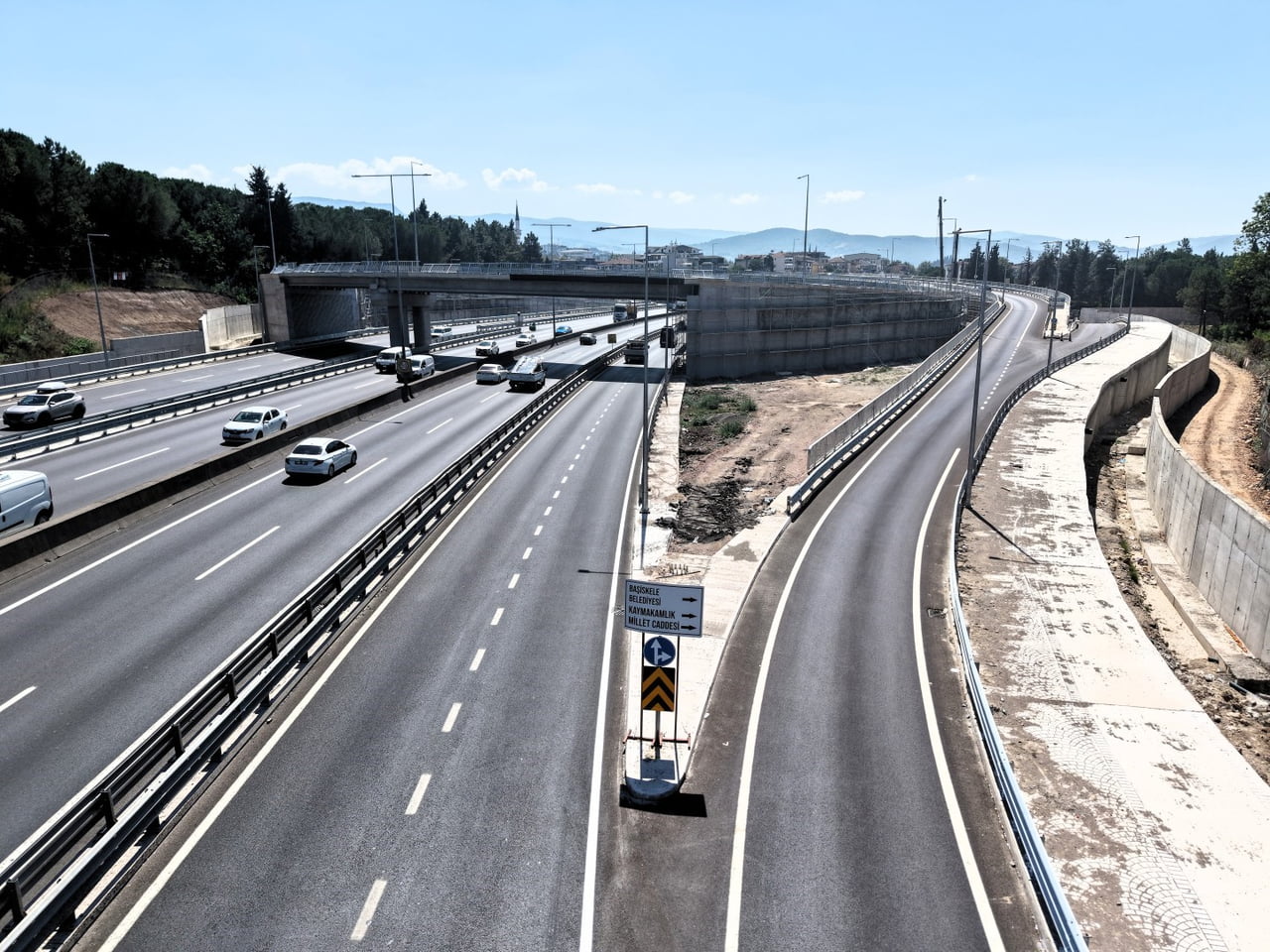 KOCAELİ BÜYÜKŞEHİR BELEDİYESİNCE D-130 KARAYOLU ÜZERİNDEKİ TRAFİK YOĞUNLUĞUNU AZALTMAK AMACIYLA...
