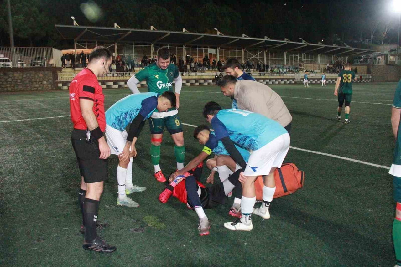 KOCAELİ’DE ÜST LİGE ÇIKACAK TAKIMIN BELİRLENMESİ İÇİN AYNI ANDA OYNANAN 2 MAÇTA, RAKİPLERİN ANLIK...