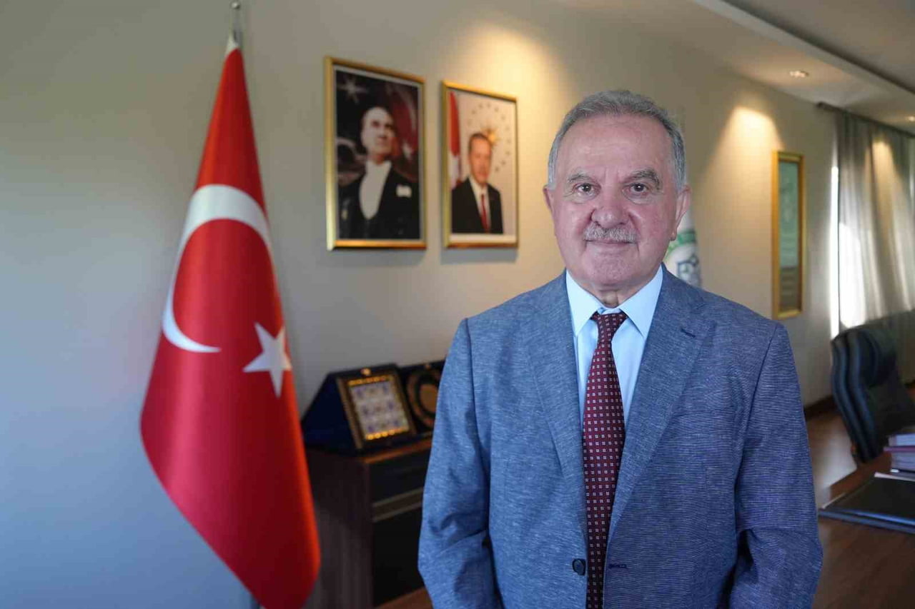 KOCAELİ SAĞLIK VE TEKNOLOJİ ÜNİVERSİTESİ REKTÖRÜ PROF. DR. MUZAFFER ELMAS